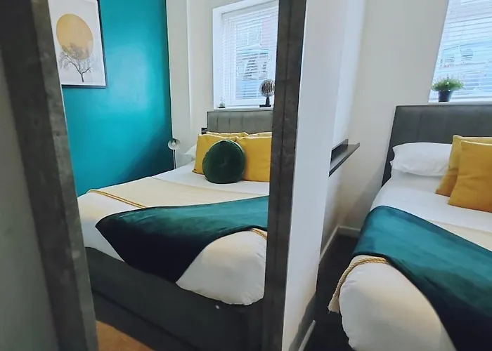 Bright And Stylish 2 Bedroom Apartment Bournemouth Town Centre Apartment Sleeps 5 Free Parking