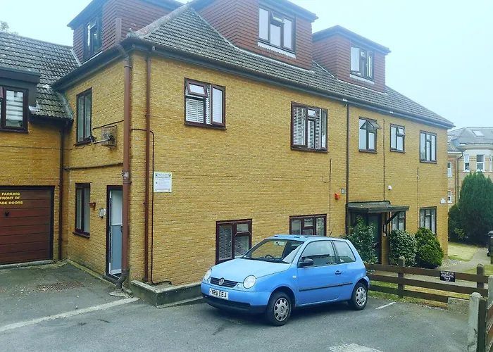 Bright And Stylish 2 Bedroom Apartment Bournemouth Town Centre Apartment Sleeps 5 Free Parking