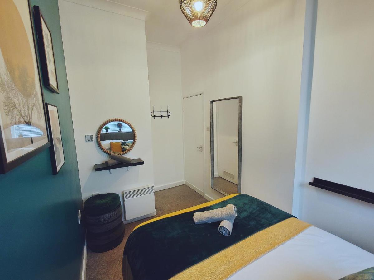 Bright And Stylish 2 Bedroom Town Centre Sleeps 5 Free Parking Appartement