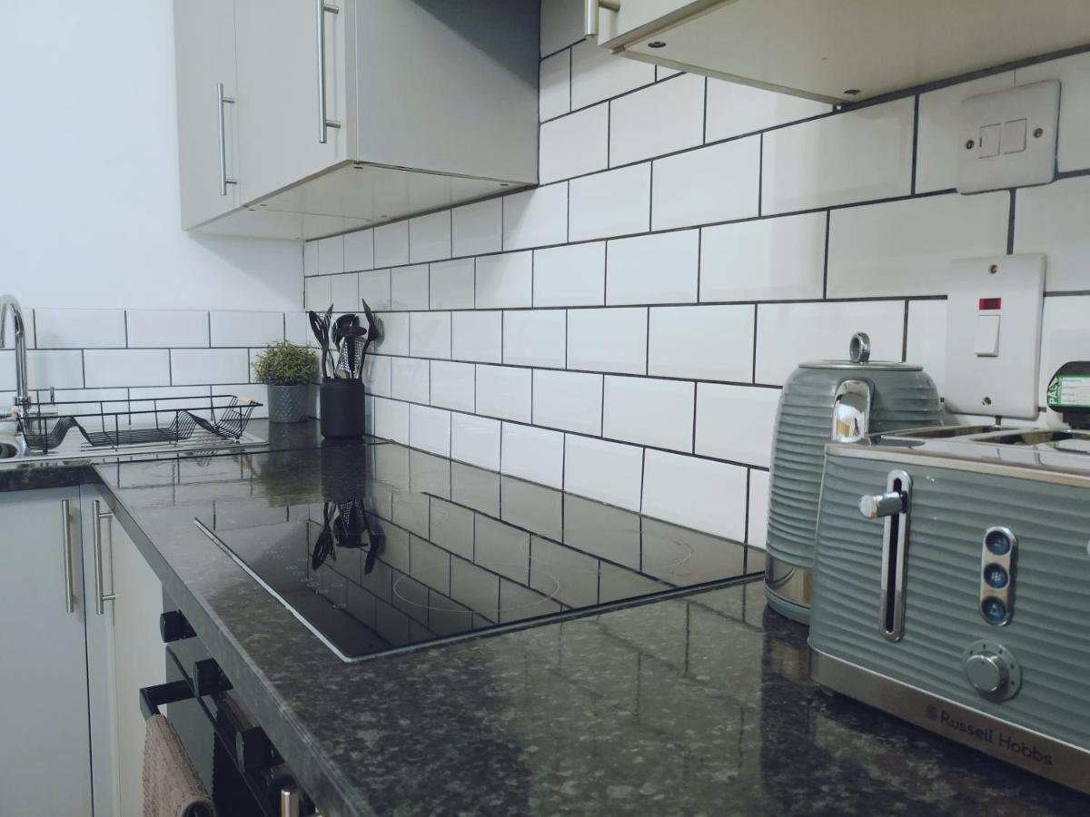 Bright And Stylish 2 Bedroom Town Centre Sleeps 5 Free Parking Appartement Bournemouth