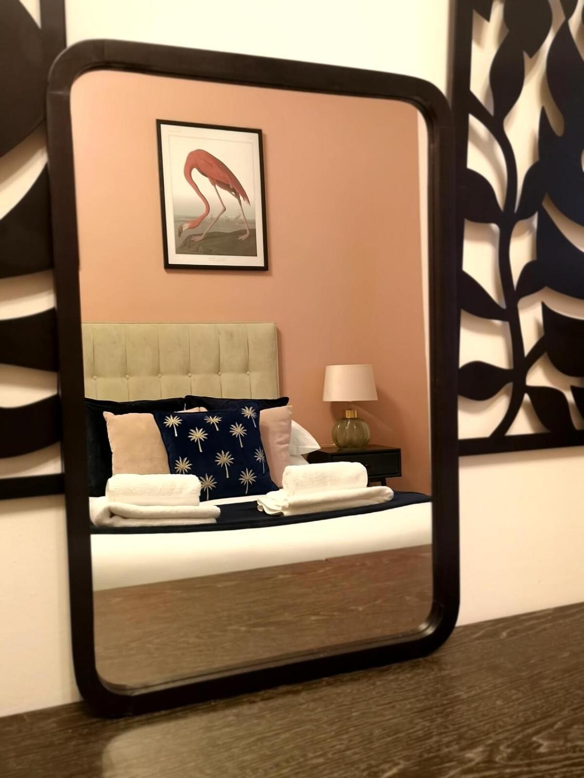 Bright And Stylish 2 Bedroom Town Centre Sleeps 5 Free Parking Appartement Bournemouth