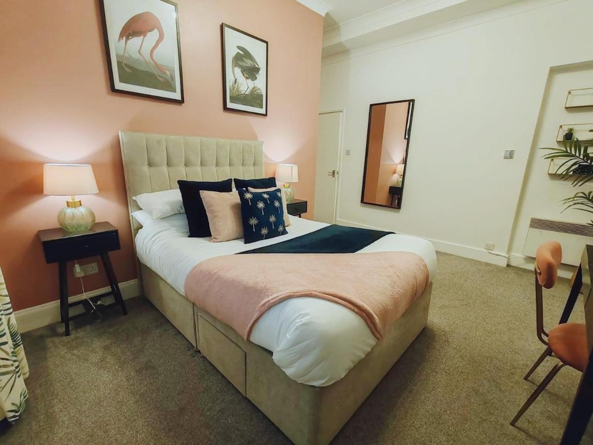 Bright And Stylish 2 Bedroom Town Centre Sleeps 5 Free Parking Appartement Bournemouth